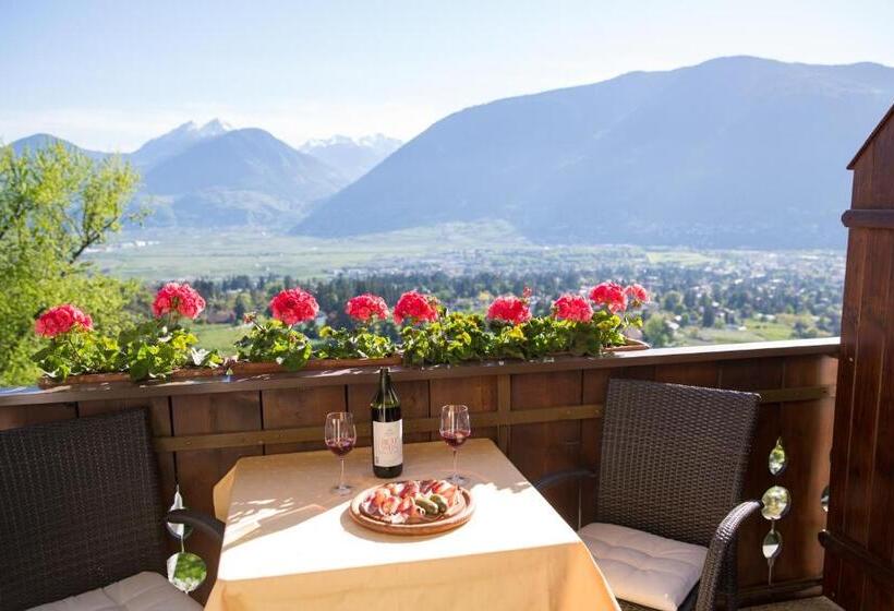 シティビュー１ベッドルームアパート, Garni Pluner