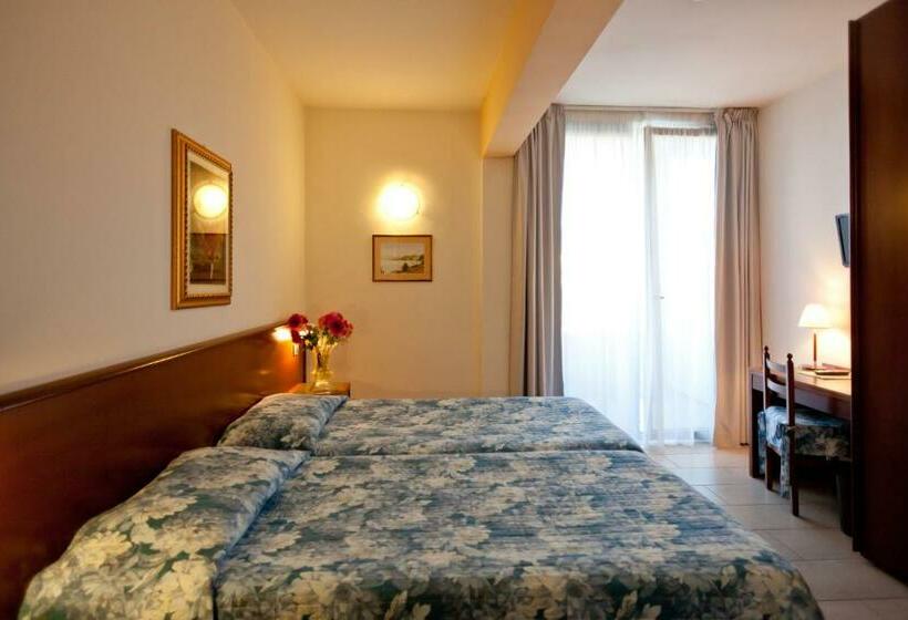 スタンダードルーム, Idania