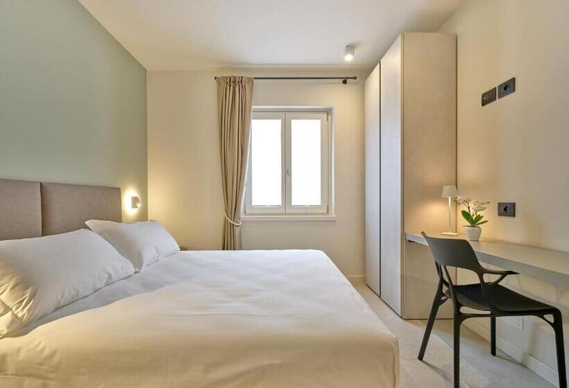 オーシャンビューデラックスルームバルコニー付き, Piccolo