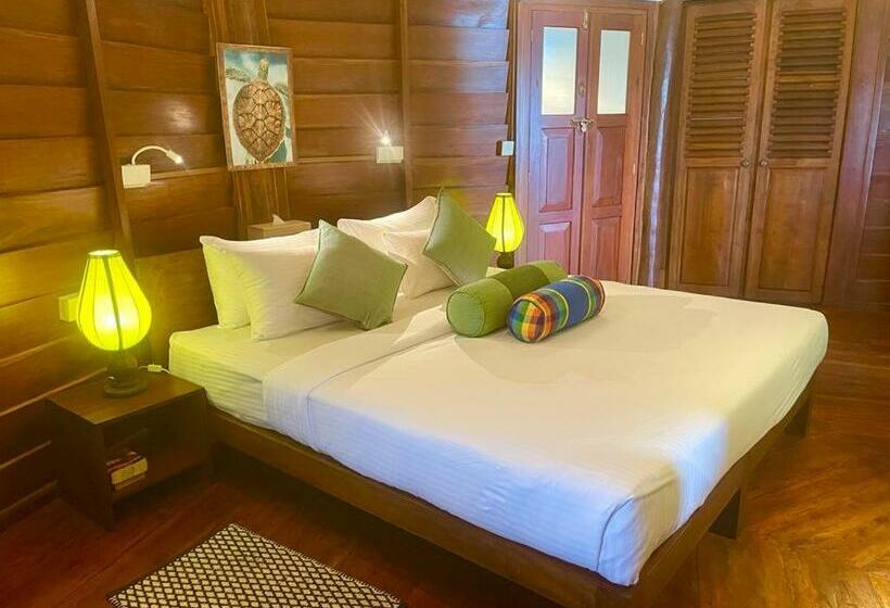 Deluxe Hütte, Rockside Cabanas