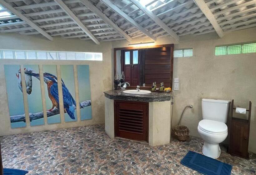 Deluxe Hütte, Rockside Cabanas