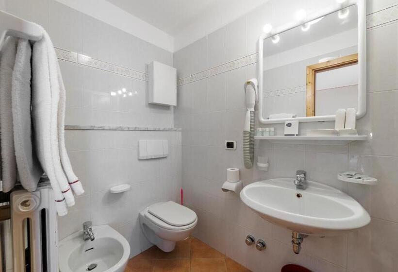 غرفة عائلية, San Rocco