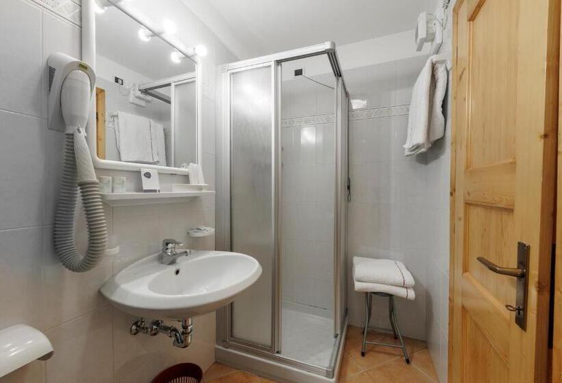 غرفة عائلية, San Rocco