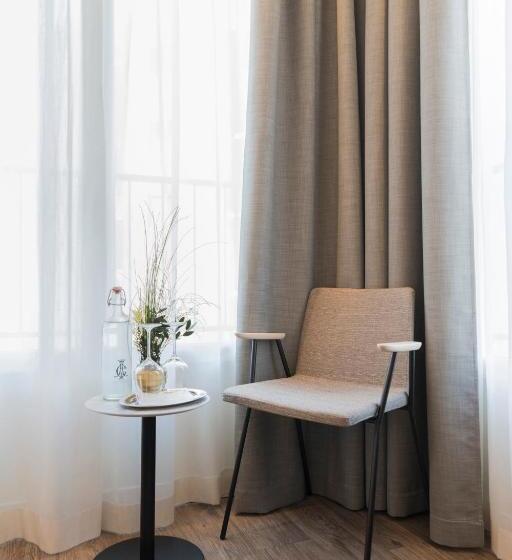 חדר דלוקס, Adaastra Boutique