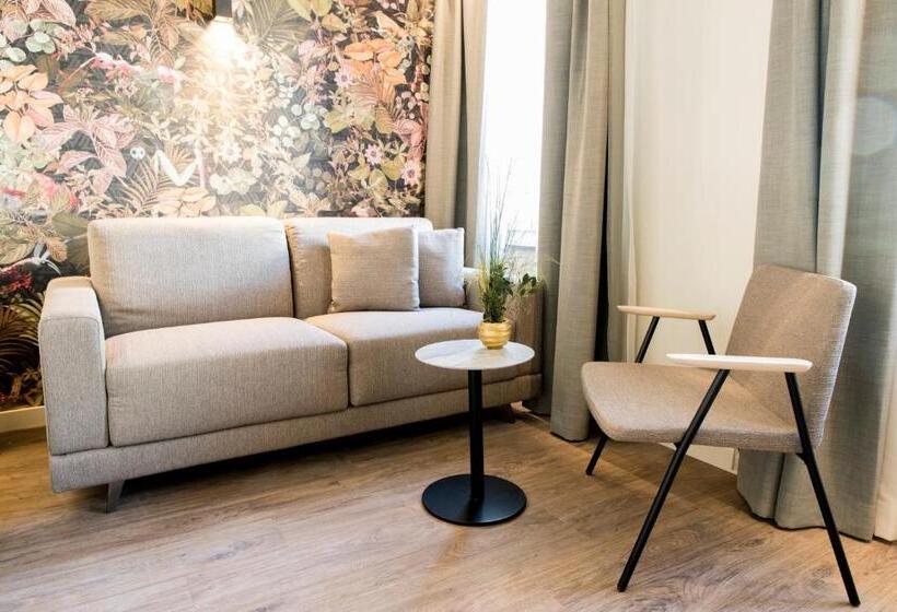 סוויטה דלוקס, Adaastra Boutique