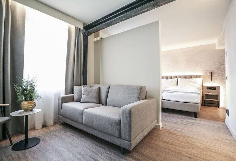 סוויטה דלוקס, Adaastra Boutique