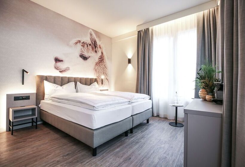 חדר דלוקס, Adaastra Boutique