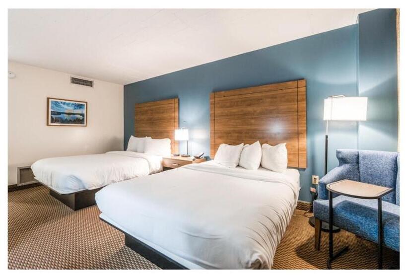 غرفة قياسية مطلّة علي حمام السباحة, Altoona Grand