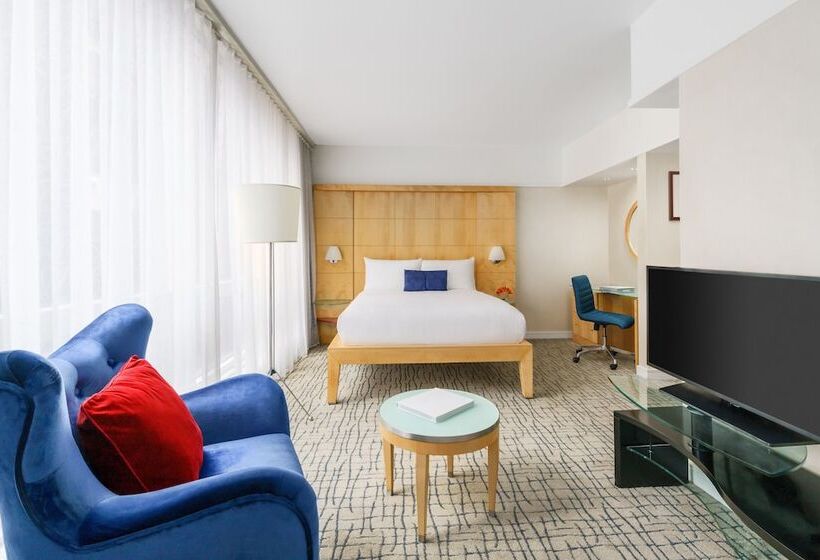 غرفة تنفيذية, Millennium Premier New York Times Square