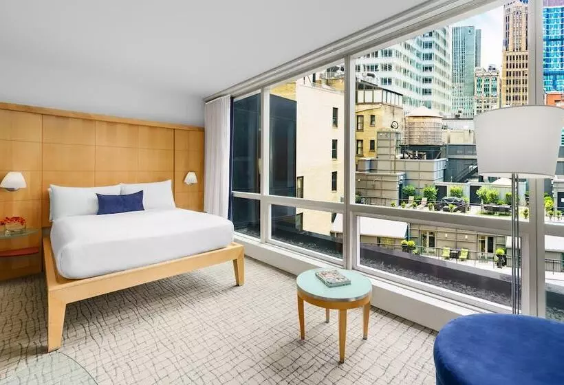 Deluxe-huone, Millennium Premier New York Times Square