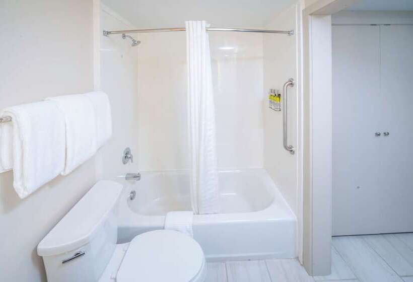 Люкс 2 Спальни, Candlewood Suites Charleston – Mt. Pleasant, An Ihg