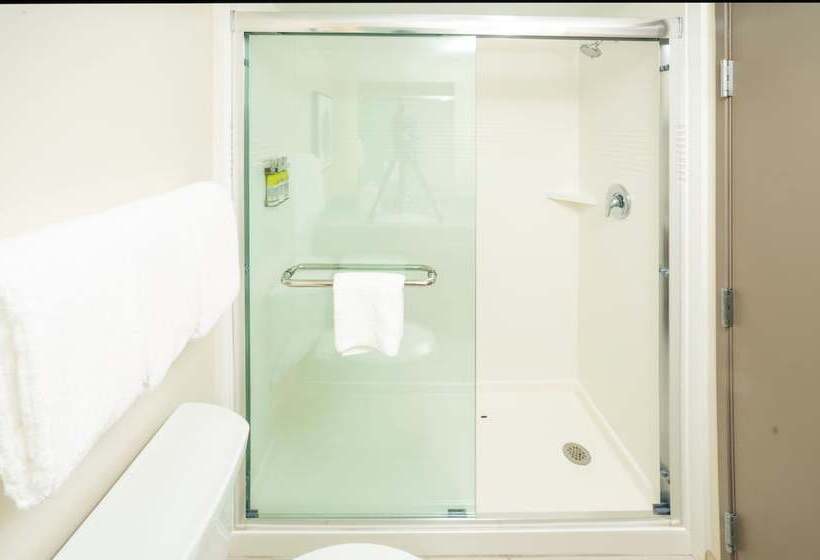 Люкс 2 Спальни, Candlewood Suites Charleston – Mt. Pleasant, An Ihg