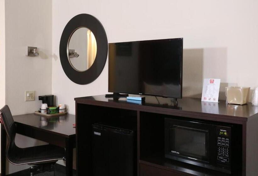 חדר סטנדרט מותאם לאדם עם מוגבלויות, Econo Lodge Inn & Suites