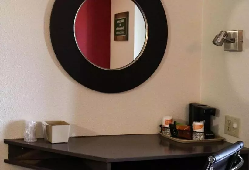 スタンダードルーム, Econo Lodge Inn & Suites