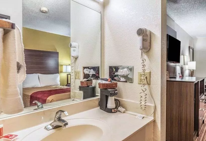 ２ダブルベッドのスタンダードルーム, Econo Lodge Inn & Suites