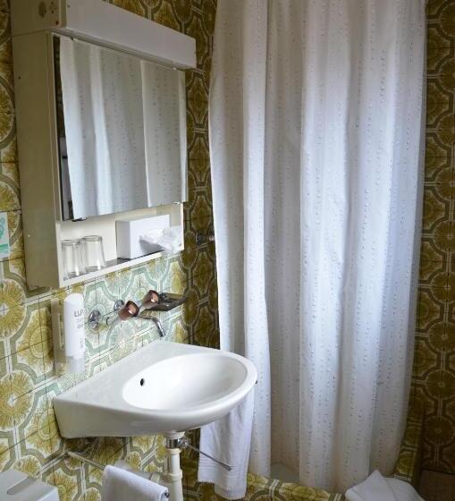 클래식 패밀리 룸, Kreuz