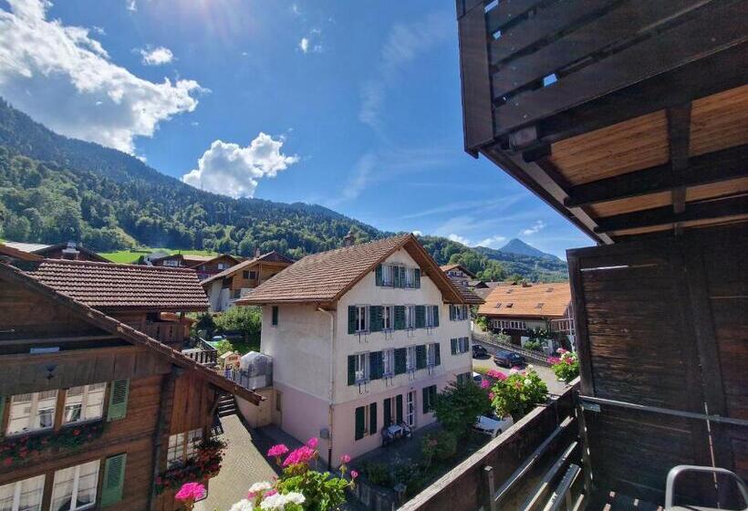 스탠다드 트리플 룸, Kreuz