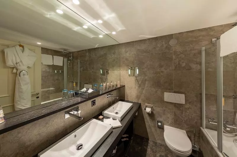 プレミアムルーム, Lenkerhof Gourmet Spa Resort   Relais & Châteaux