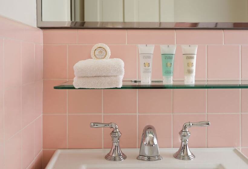 غرفة قياسية سرير مزدوج, Little America Hotel   Wyoming