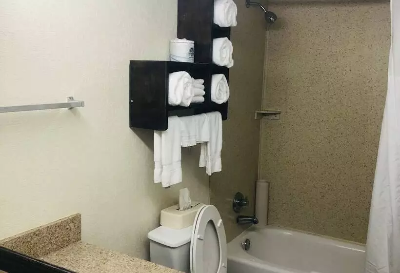 スイート, Quail Inn & Suites