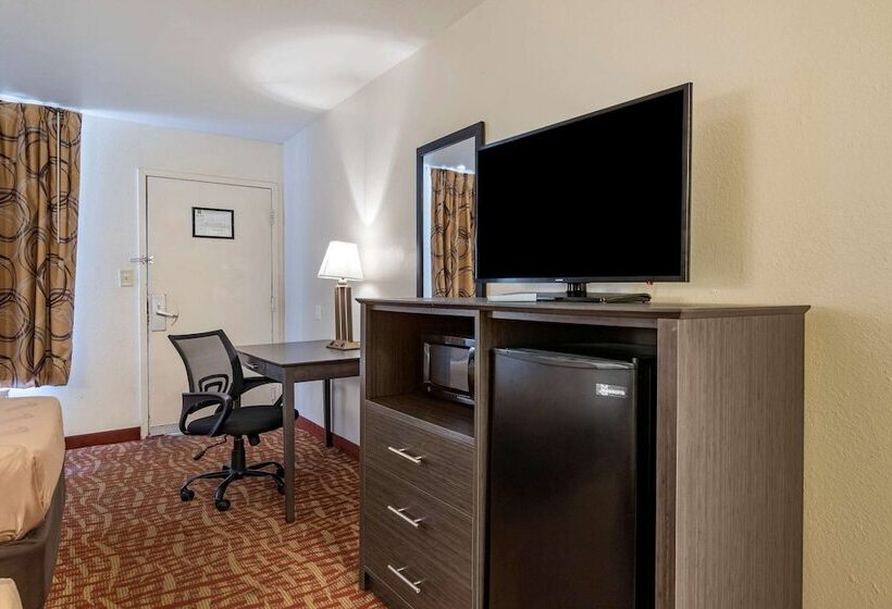 带2个双人床的标准工作室, Quality Inn At Town Center