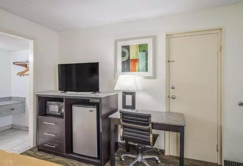 スタンダードルーム, Quality Inn & Suites Conference Center Thomasville