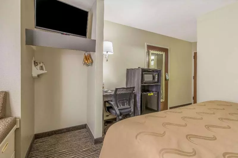 Standard-huone King-vuode, Quality Inn & Suites North Lima  Boardman