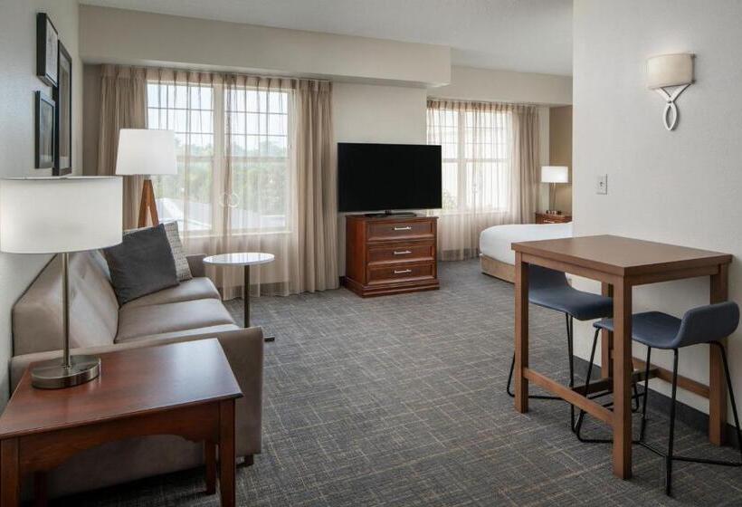 带四张床的标准工作室, Residence Inn Charleston Riverview