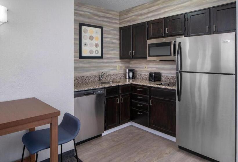 带皇后床的套间, Residence Inn Charleston Riverview