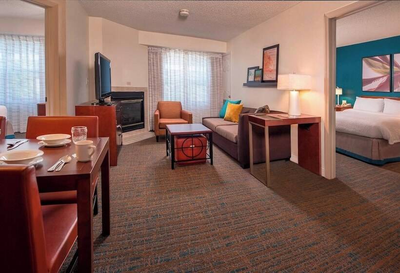 Люкс, Residence Inn Fairfax Merrifield