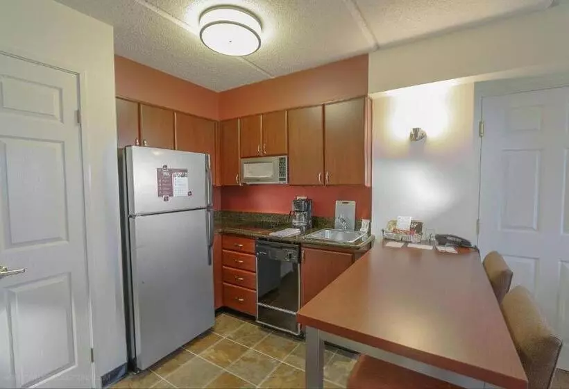 استودیوی استاندارد, Residence Inn Fort Worth Alliance Airport
