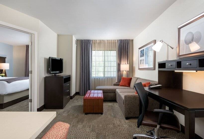 סוויטה מותאמת לאדם עם מוגבלויות, Staybridge Suites Chantilly Dulles Airport, An Ihg