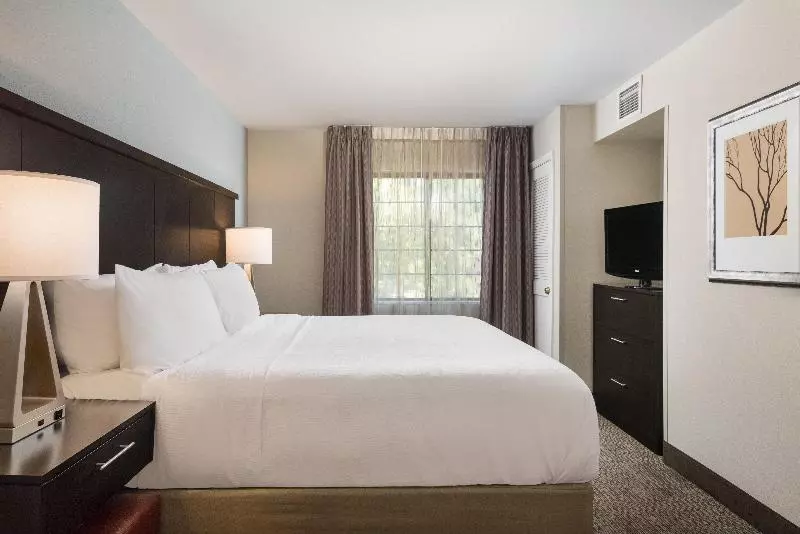 キングサイズベッドのスイートルーム, Staybridge Suites Chantilly Dulles Airport, An Ihg
