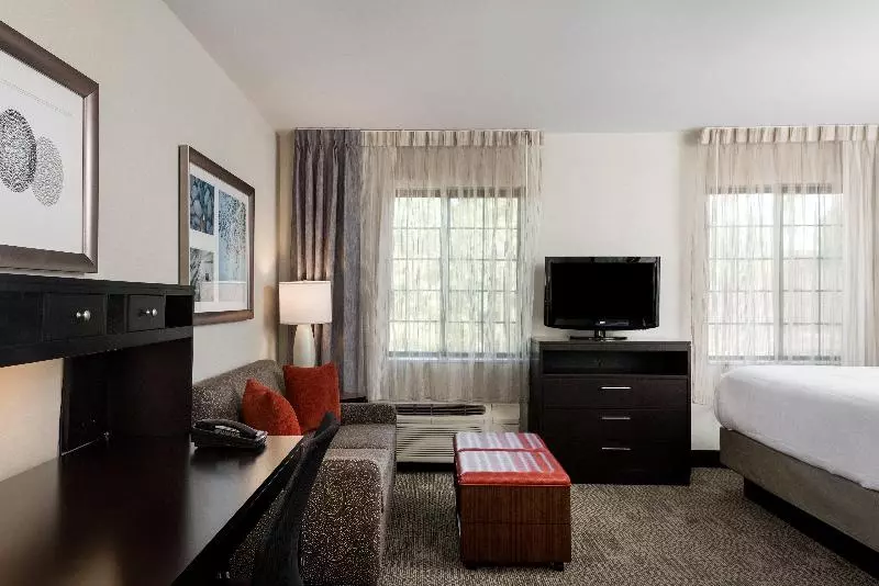 キングサイズベッドのスイートルーム, Staybridge Suites Chantilly Dulles Airport, An Ihg