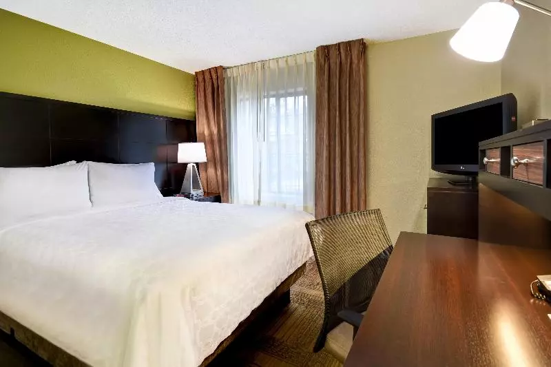 スタンダードスタジオ, Staybridge Suites Grand Rapids Kentwood, An Ihg