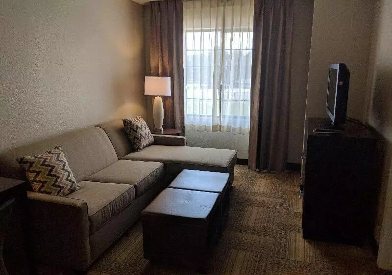 キングサイズベッドのスイートルーム, Staybridge Suites Grand Rapids Kentwood, An Ihg