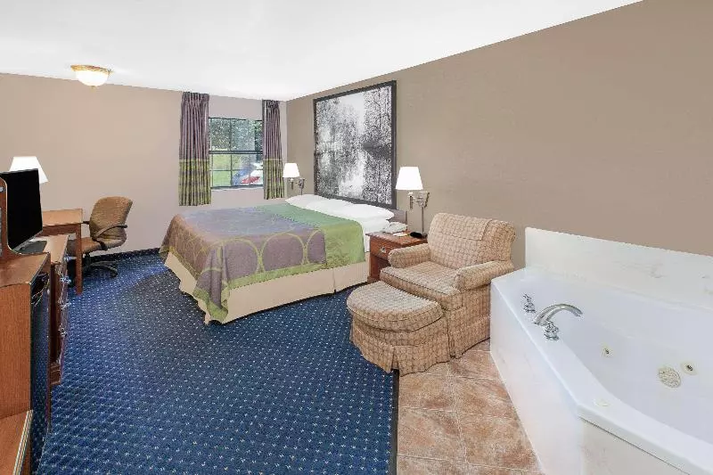 キングサイズベッドのスイートルーム, Super 8 By Wyndham Lowell/bentonville/rogers Area