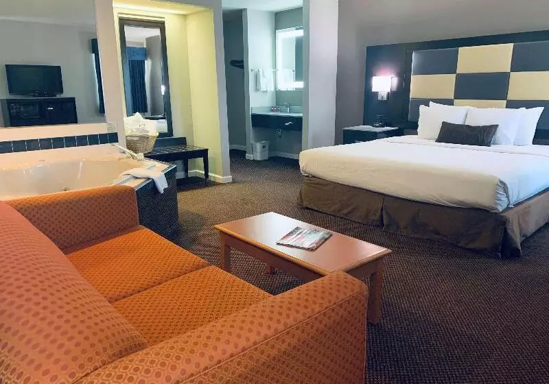 キングサイズベッドのスイートルーム, Surestay Plus Hotel By Best Western Redding