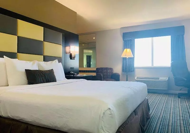 キングサイズベッドのスイートルーム, Surestay Plus Hotel By Best Western Redding