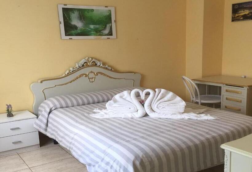 اتاق استاندارد با سرویس بهداشتی مشترک, Residencia Alclausell