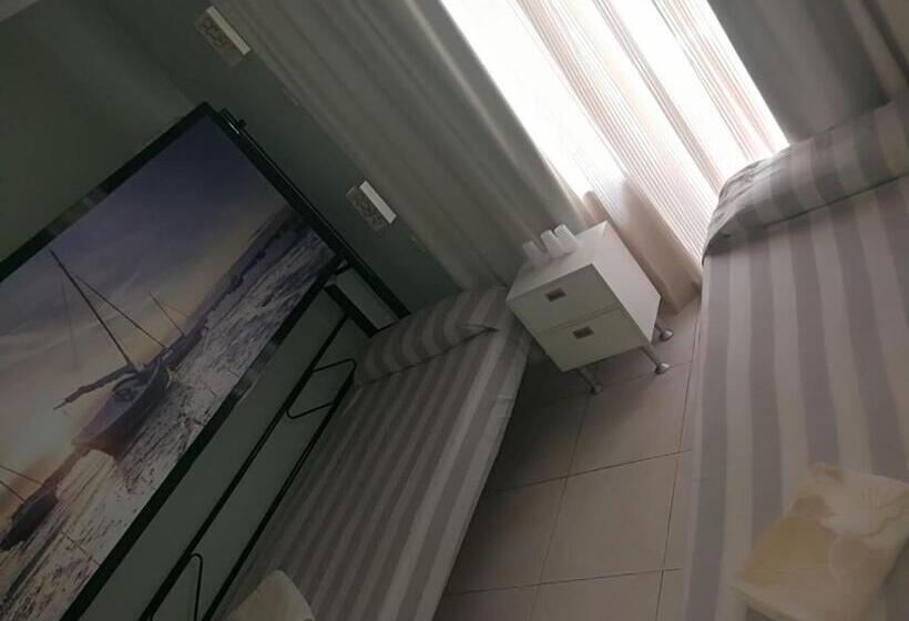 اتاق استاندارد با سرویس بهداشتی مشترک, Residencia Alclausell