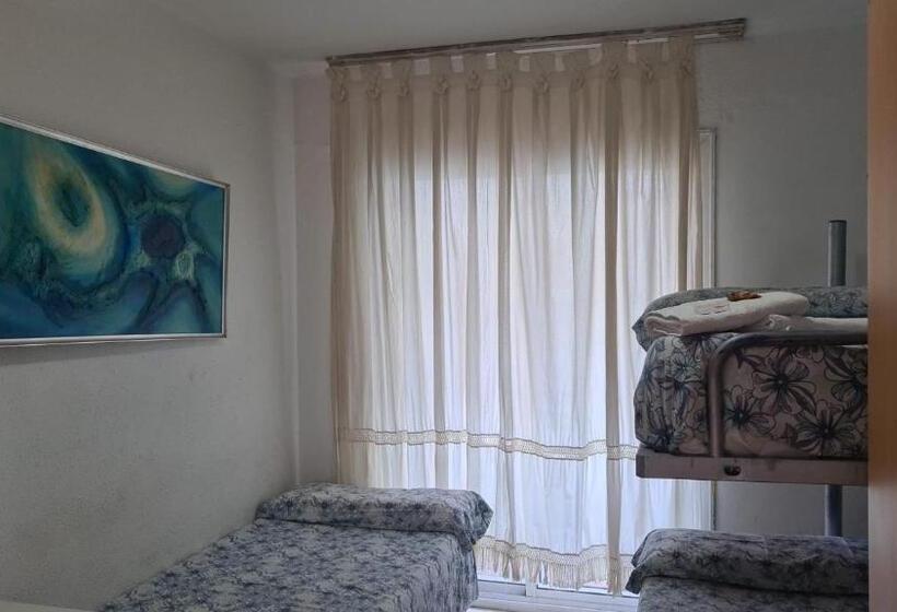 اتاق استاندارد سه نفره, Residencia Alclausell