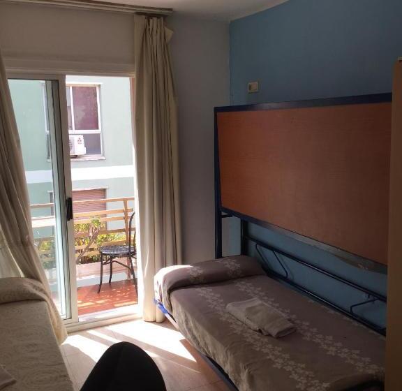 اتاق استاندارد سه نفره, Residencia Alclausell