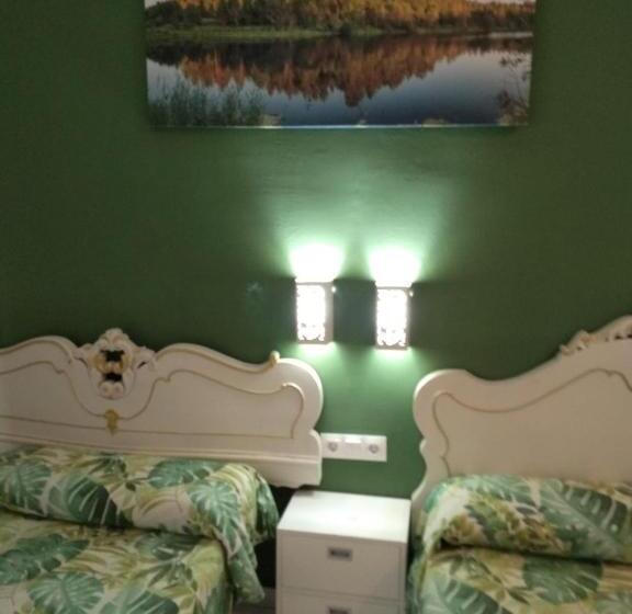 اتاق استاندارد سه نفره, Residencia Alclausell