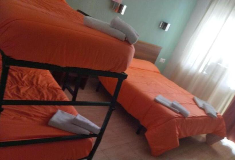 اتاق استاندارد چهار تخته, Residencia Alclausell