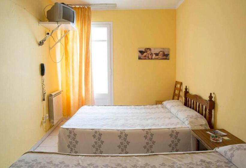 اتاق استاندارد سه نفره, Residencia Alclausell