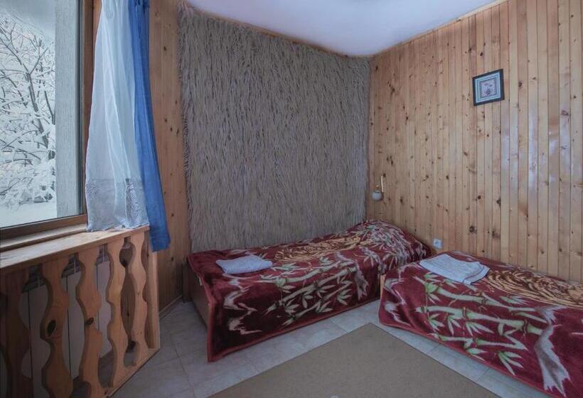 غرفة عائلية, Elitza