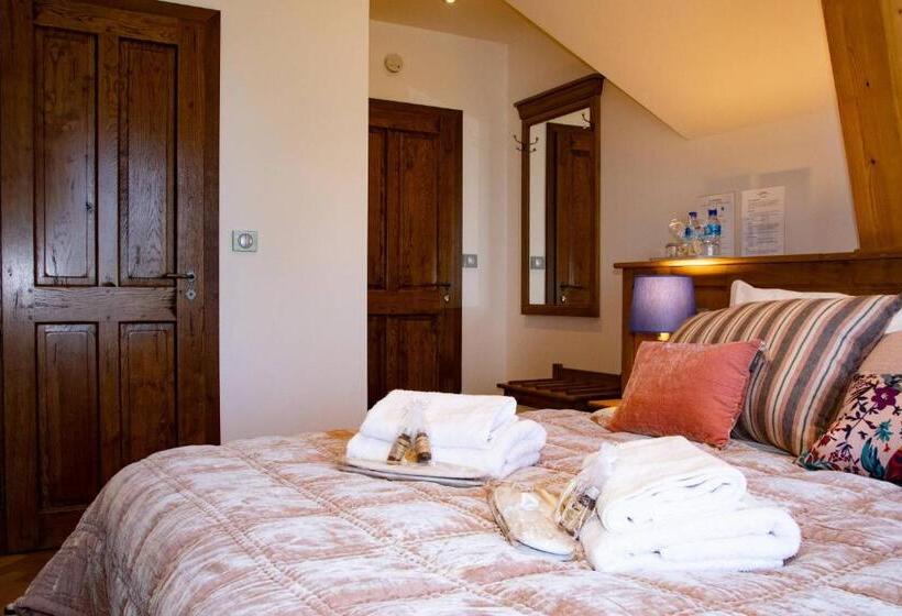 غرفة قياسية, La Charmeraie