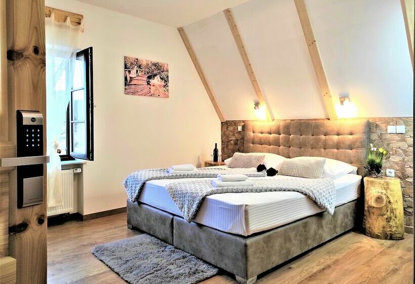 Номер Deluxe, Plitvice Streaming