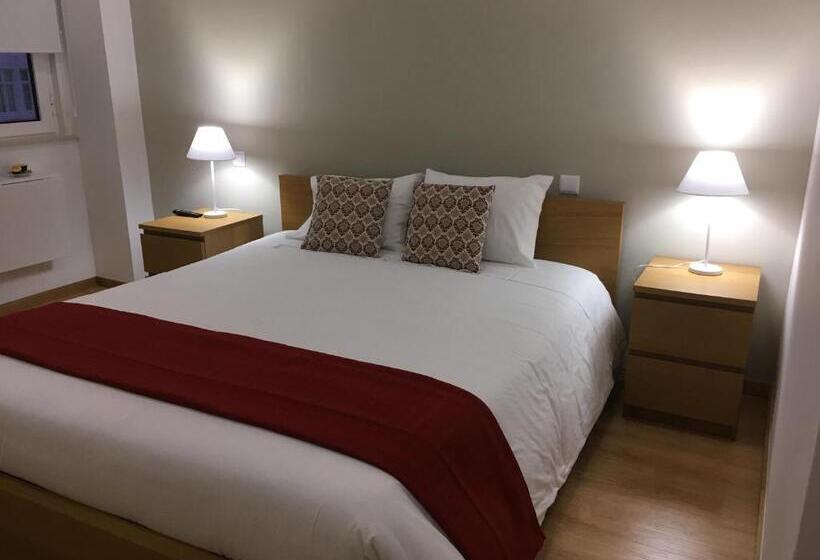 غرفة قياسية, Aveiro White House